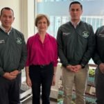 Matthei en reunión con oficiales penitenciarios