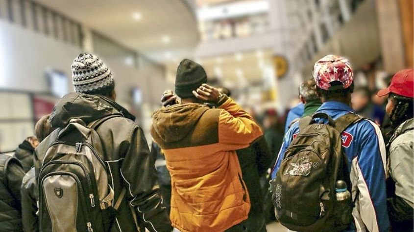 Diputados analizarán vuelos chárter con migrantes haitianos ante alerta por incremento