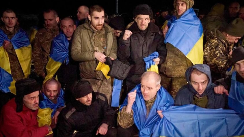 Rusia y Ucrania pactan canje de prisioneros y posible tregua