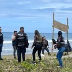 "Los tenemos identificados": Cinco cabezas humanas aparecen colgadas en playa turística de Ecuador junto a mensaje intimidatorio | Policía Nacional de Ecuador